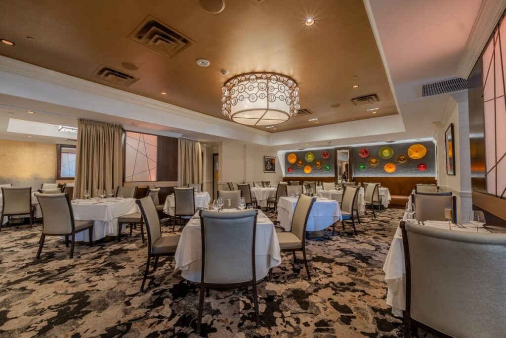 Vetro dining room set for a group dinner
