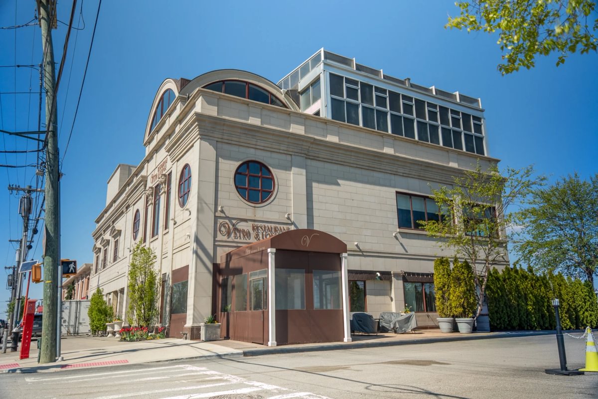 Vetro Restaurant & Lounge on Cross Bay Boulevard in Howard Beach